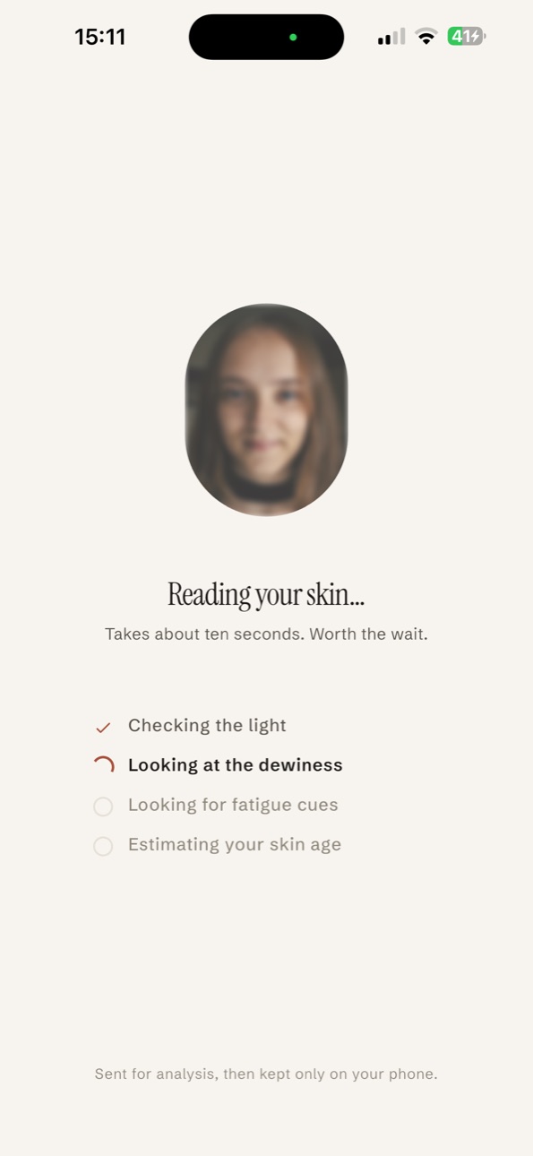 The analysing screen: checking the light, looking at the dewiness, looking for fatigue cues, estimating skin age